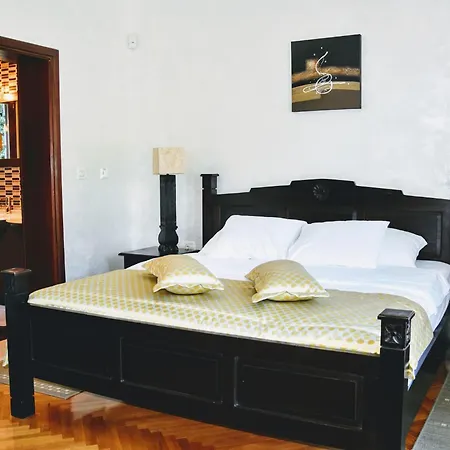 In Croatia Near * 杜布罗夫尼克