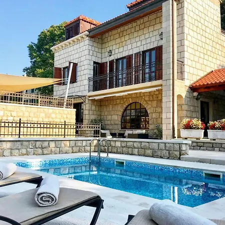 Beautiful With Swimming Pool And Sea View Villa