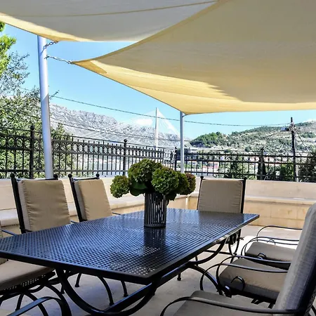 Villa Beautiful With Swimming Pool And Sea View