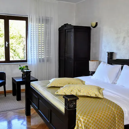 Vila In Croatia Near *