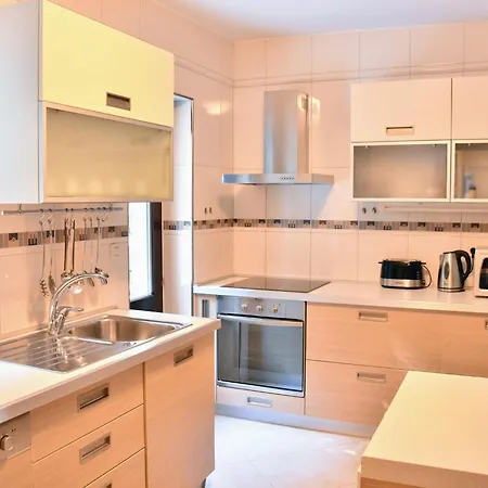 Vila Beautiful With Swimming Pool And Sea View